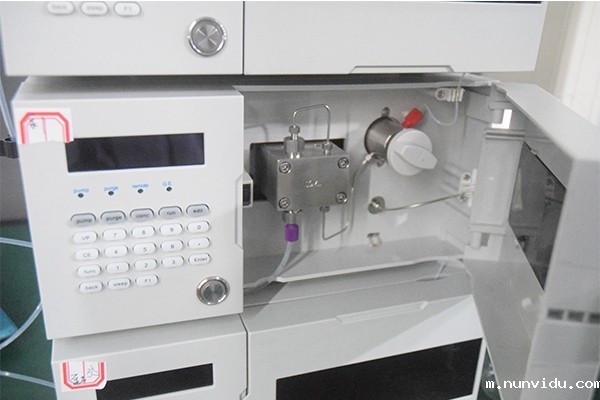 雷竞技竞彩平台液相色谱仪对油品进行分析 雷竞技竞彩平台液相色谱仪对油品进行分析