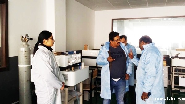 印度客户到雷竞技竞彩平台仪器参观考察直读光谱仪 印度客户到雷竞技竞彩平台仪器参观考察直读光谱仪