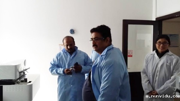 印度客户到雷竞技竞彩平台仪器参观考察 印度客户到雷竞技竞彩平台仪器参观考察