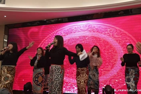 七“仙女”的《最炫民族风》