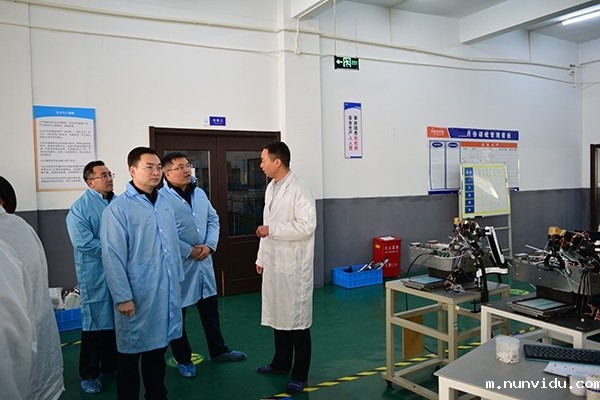 参观生产车间