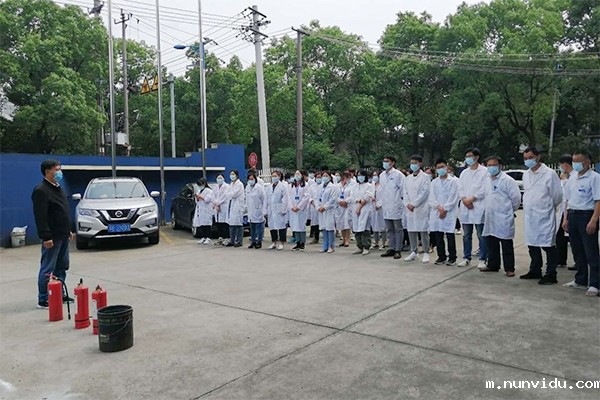 灭火器的正确使用