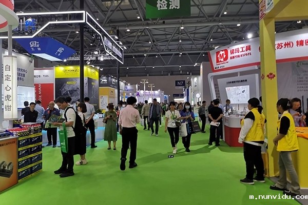 立嘉装备展开幕