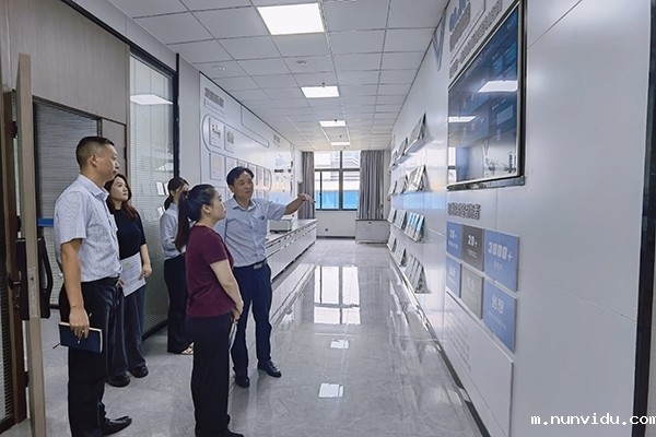 参观GLMY雷竞技竞彩平台仪器