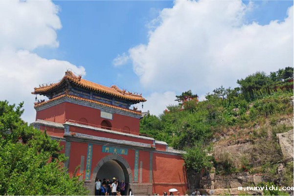 雷竞技竞彩平台仪器泰山之行