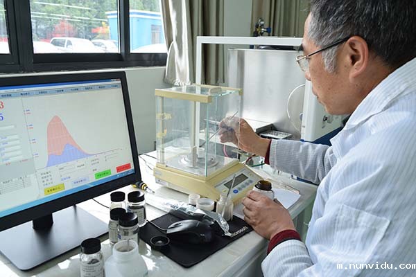 使用碳硫分析仪检测钢材质量