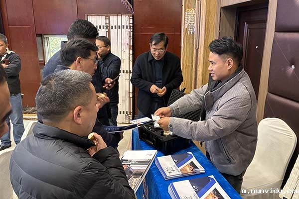 为嘉宾介绍我司产品 为嘉宾介绍我司产品